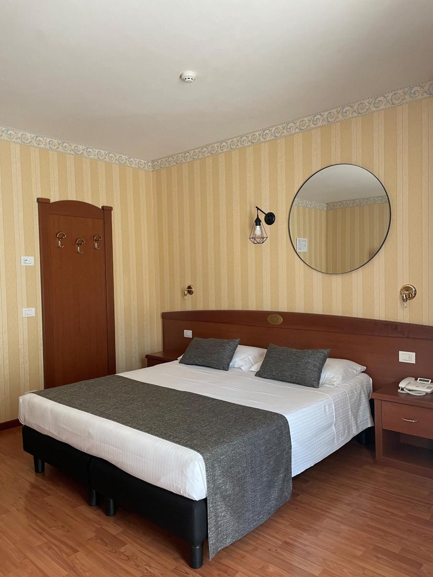 Hotel Al Sole Bardolino Habitación foto