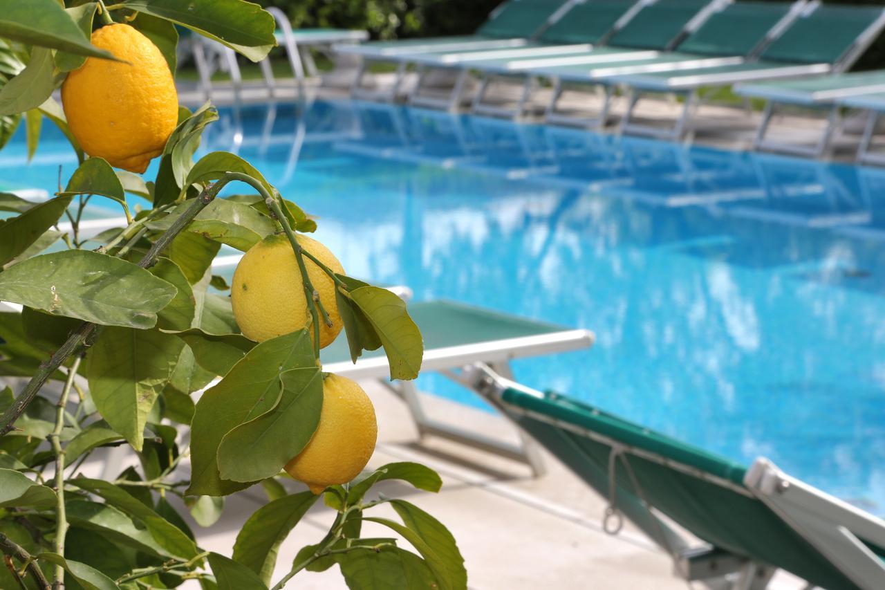 Hotel Al Sole Bardolino Exterior foto